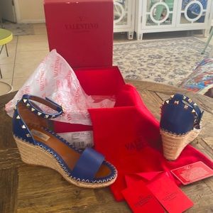 BLUE STUDDED VALENTINO GARAVANI’S-Rockstud Calfskin Wedge Espadrille